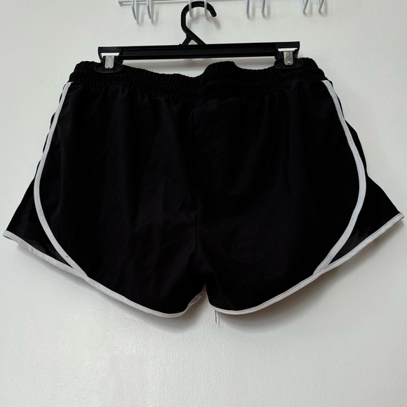 🎉4/30$🎉  Ardene Move Black Athletic Shorts – Size Large 🖤 - Picture 2 of 4